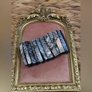 Wide Purple Iridescent Shell Stretch Bracelet One Size Fits Most‎